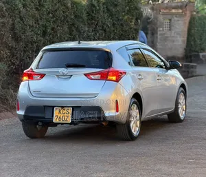 Toyota Auris 2012 Silver