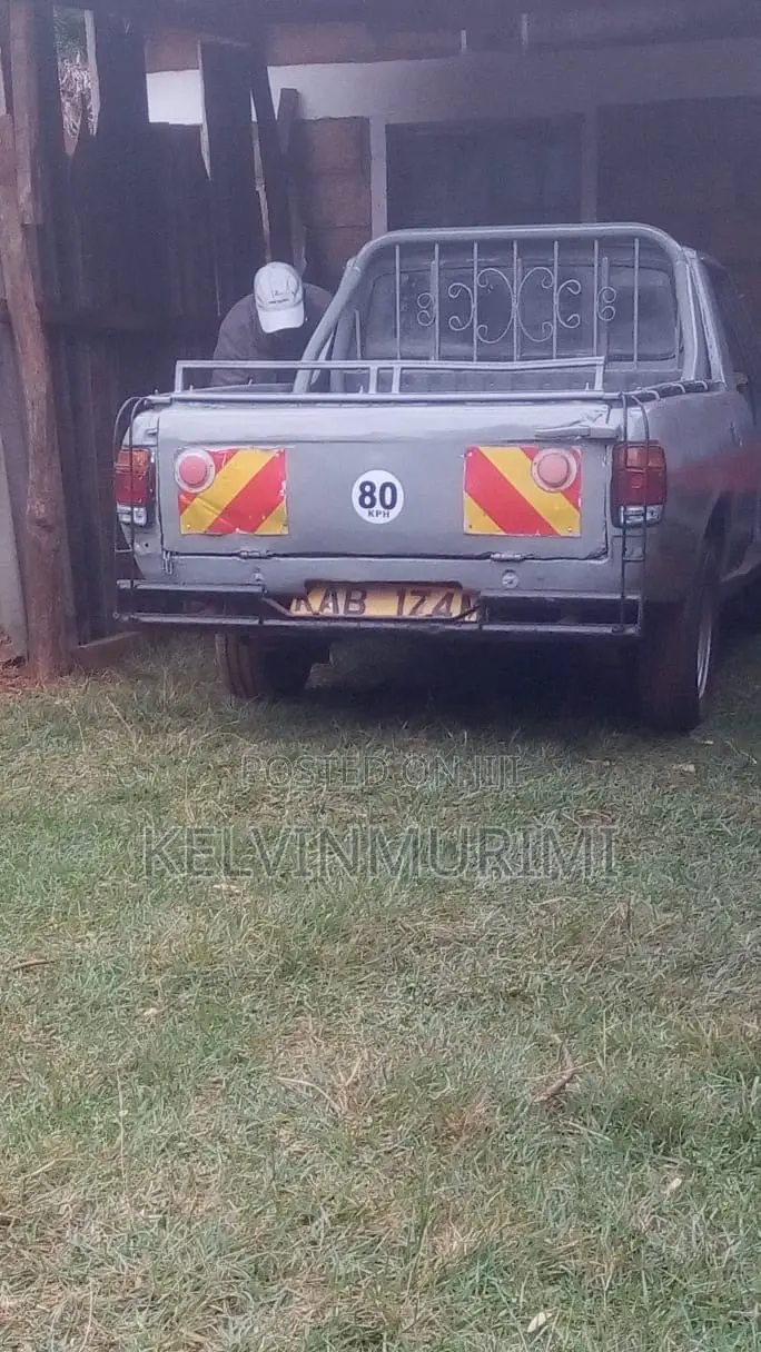 Datsun 1200 1973 Gray