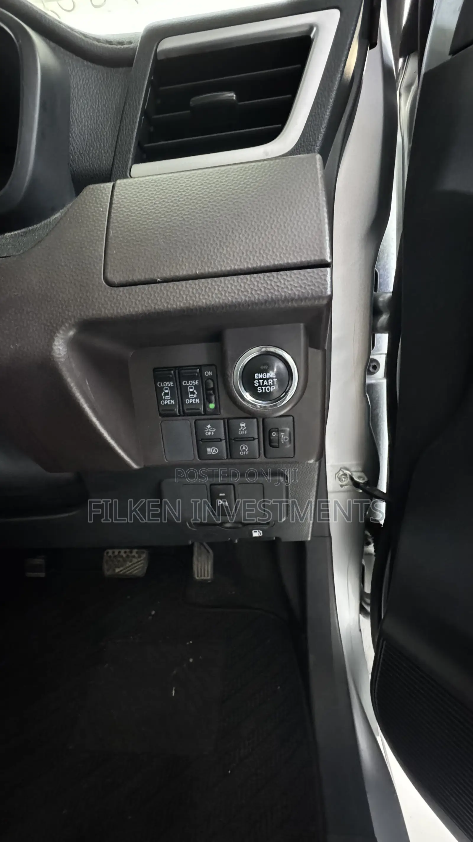 Toyota Roomy 1.0 FWD 2021 Silver