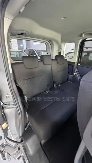 Toyota Roomy 1.0 FWD 2021 Silver