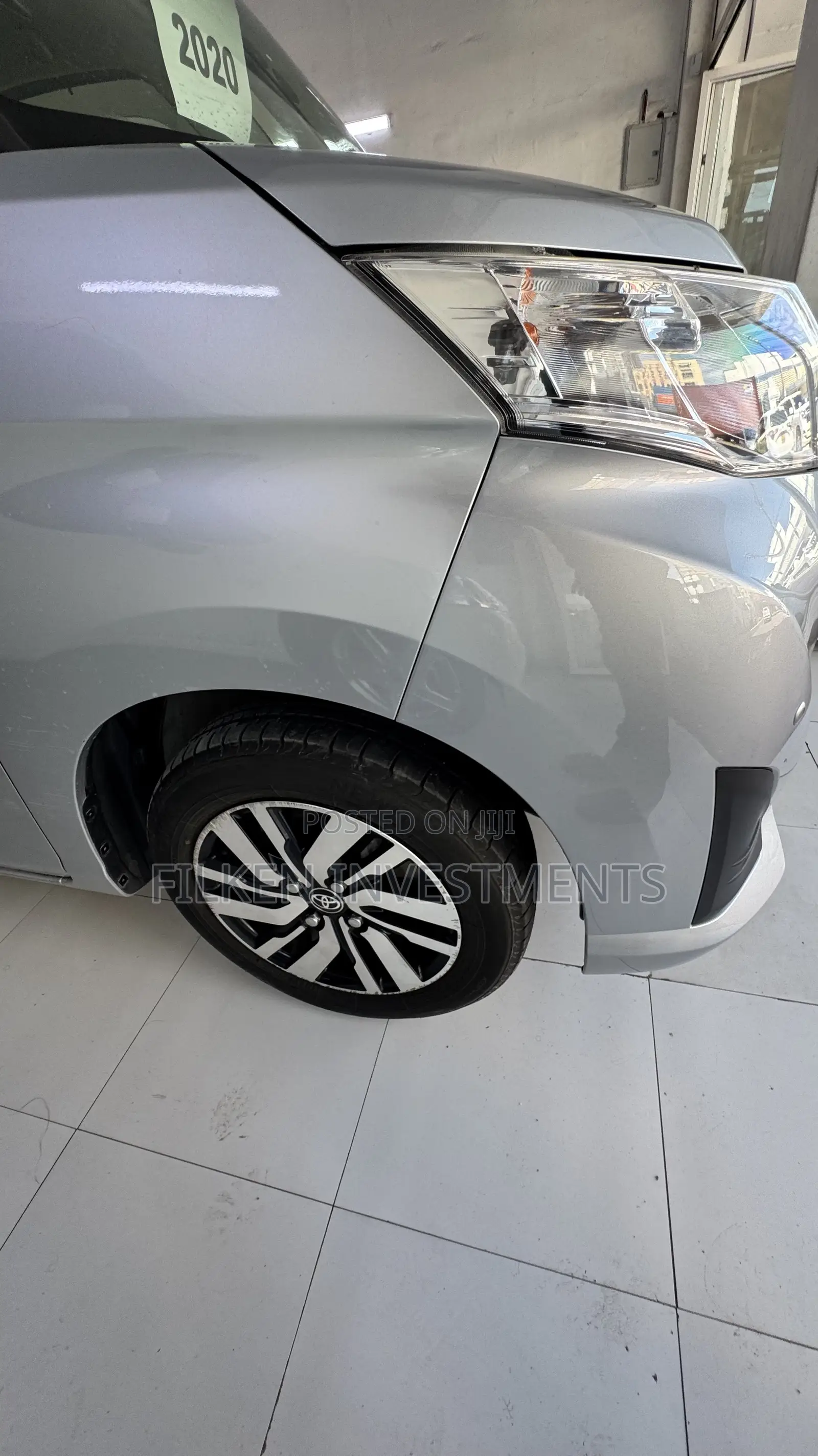 Toyota Roomy 1.0 FWD 2021 Silver