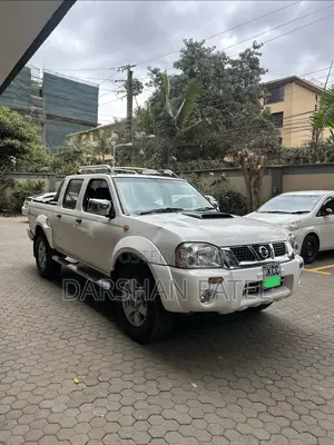 Nissan NP300 2014 White