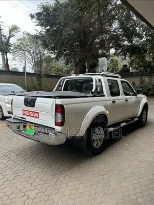 Nissan NP300 2014 White