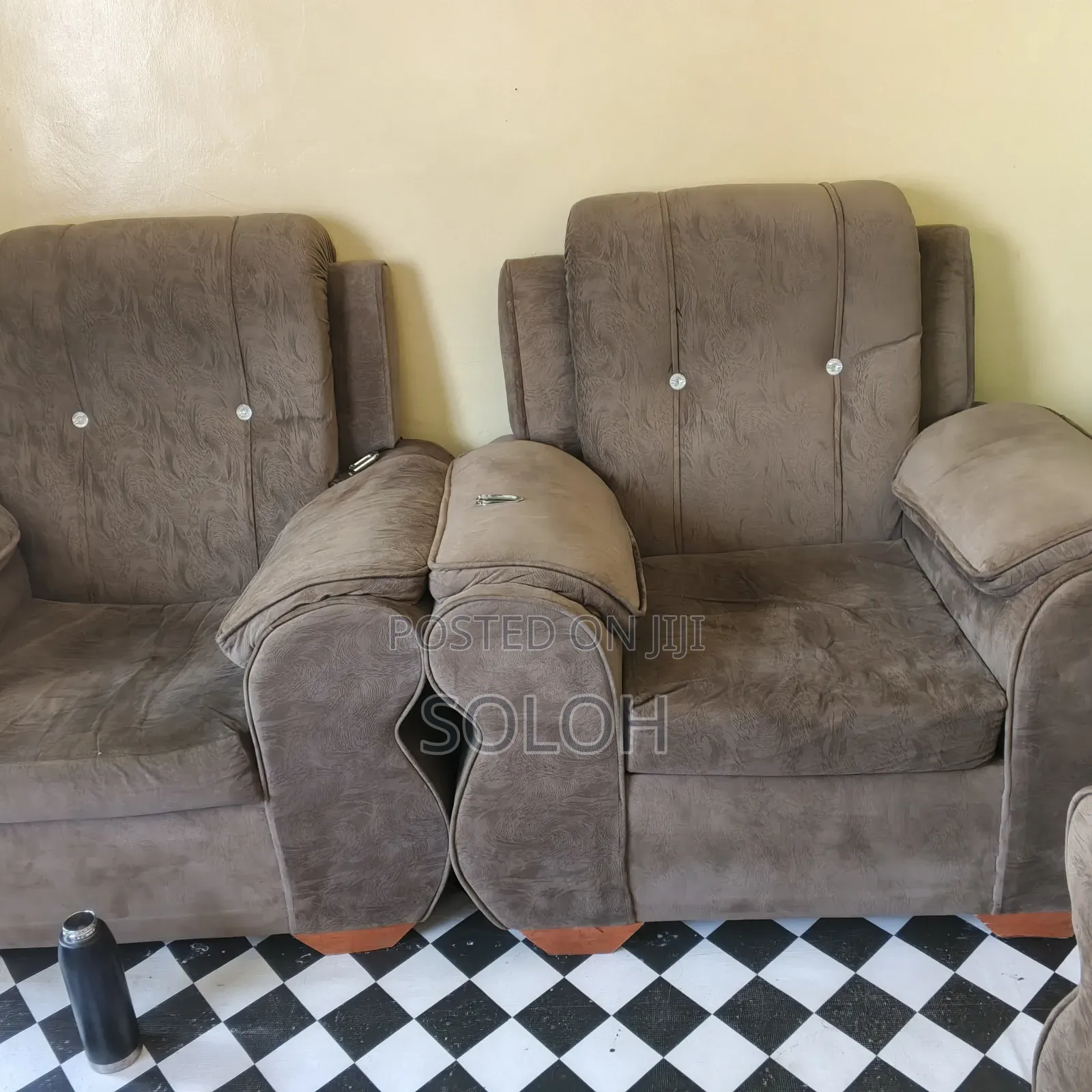5 Seater Second Hand Sofa on Sale
