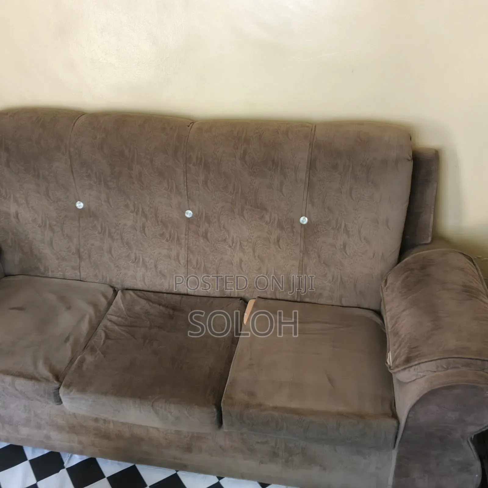 5 Seater Second Hand Sofa on Sale
