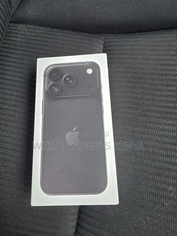 New Apple iPhone 18 Pro 256 GB Black - main view
