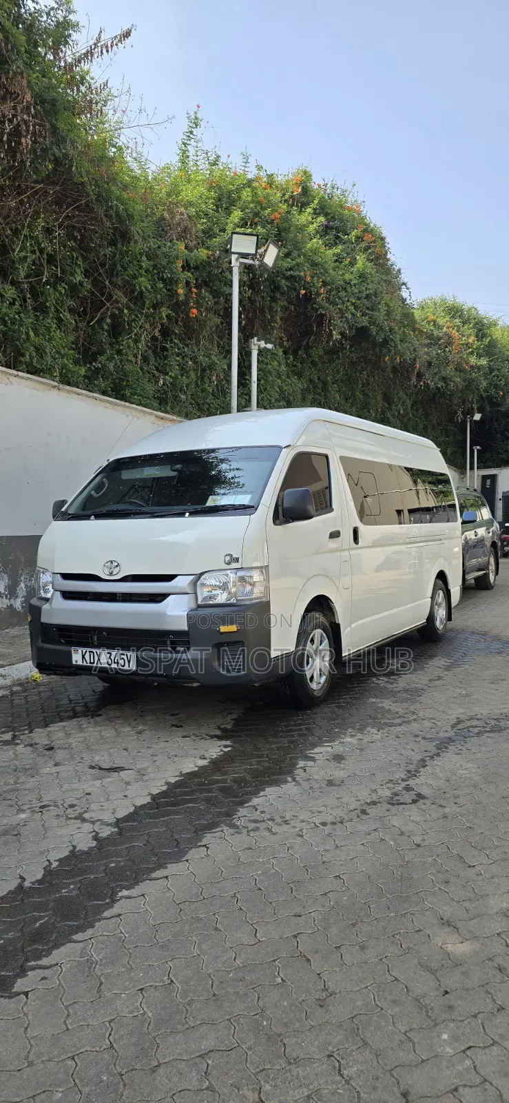 10, 14 18 Seater Vans for Hire Travelling as a Group