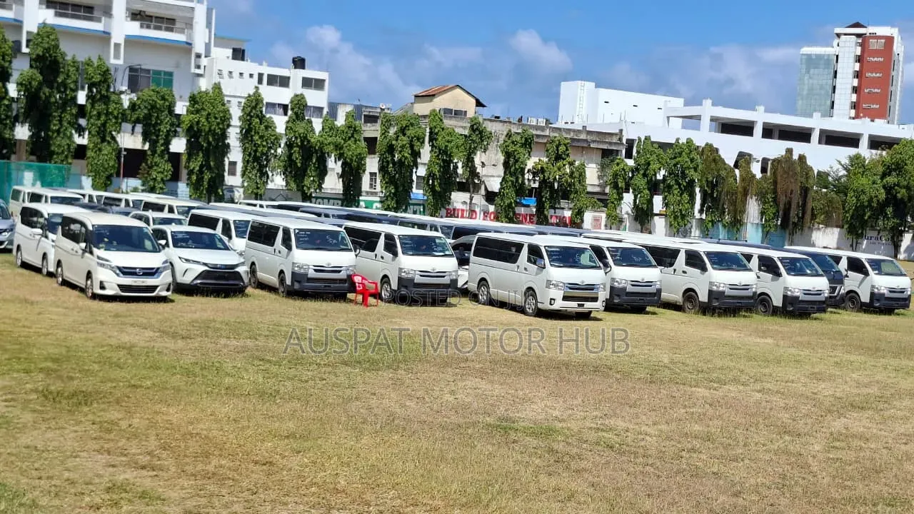10, 14 18 Seater Vans for Hire Travelling as a Group
