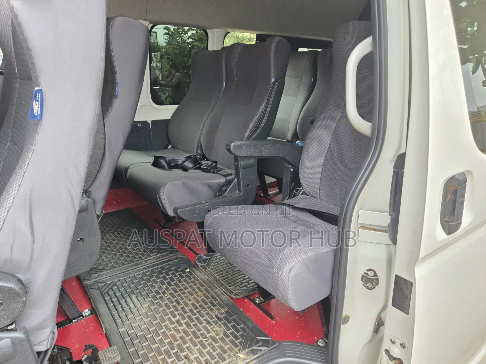 10, 14 18 Seater Vans for Hire Travelling as a Group