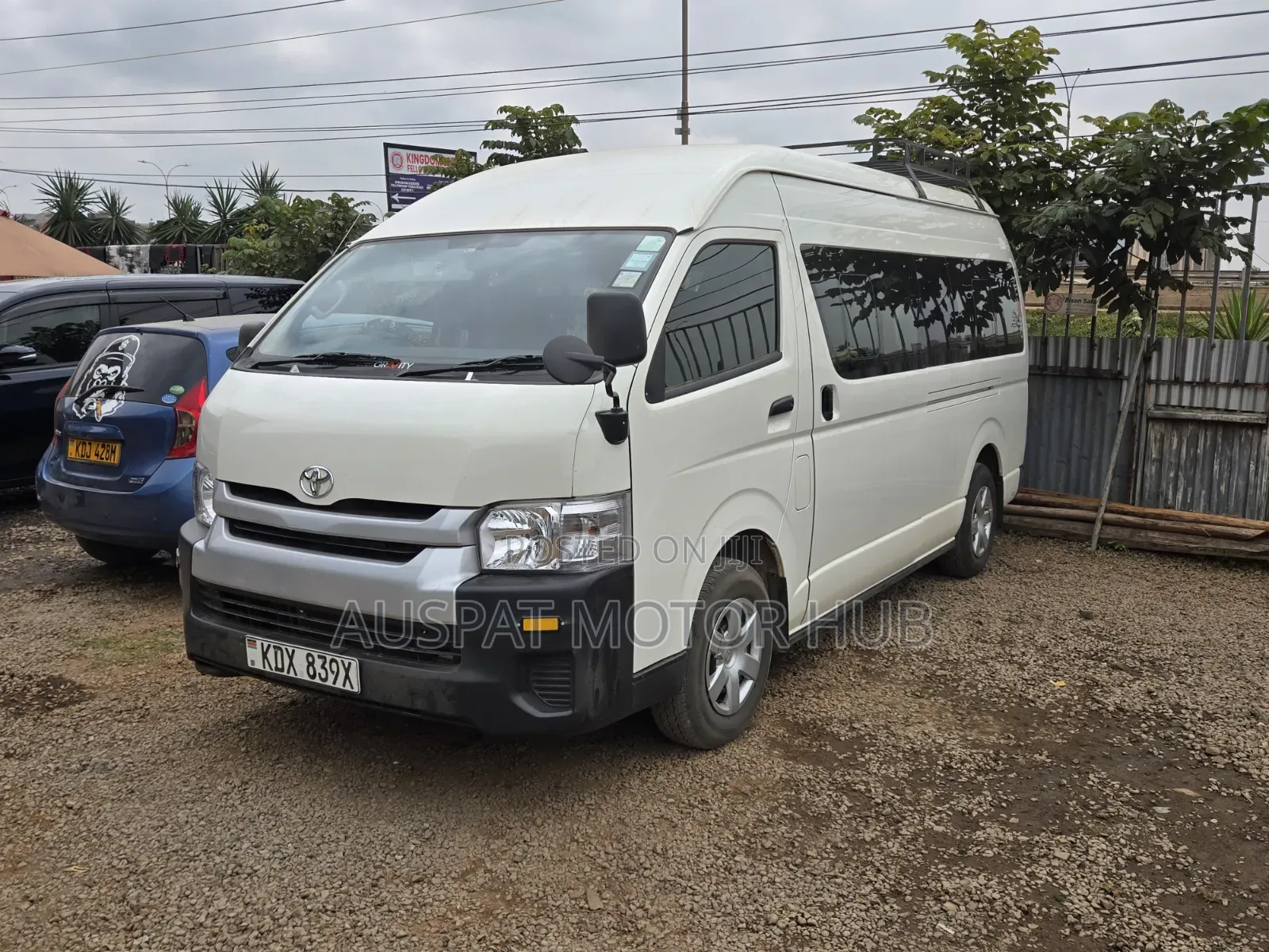 10, 14 18 Seater Vans for Hire Travelling as a Group