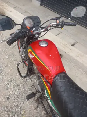 Honda CB 2021 Red