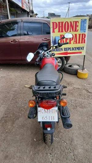 Bajaj Boxer 125 2025 Red