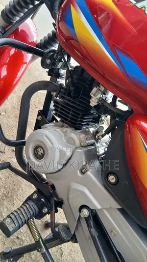 Bajaj Boxer 125 2025 Red
