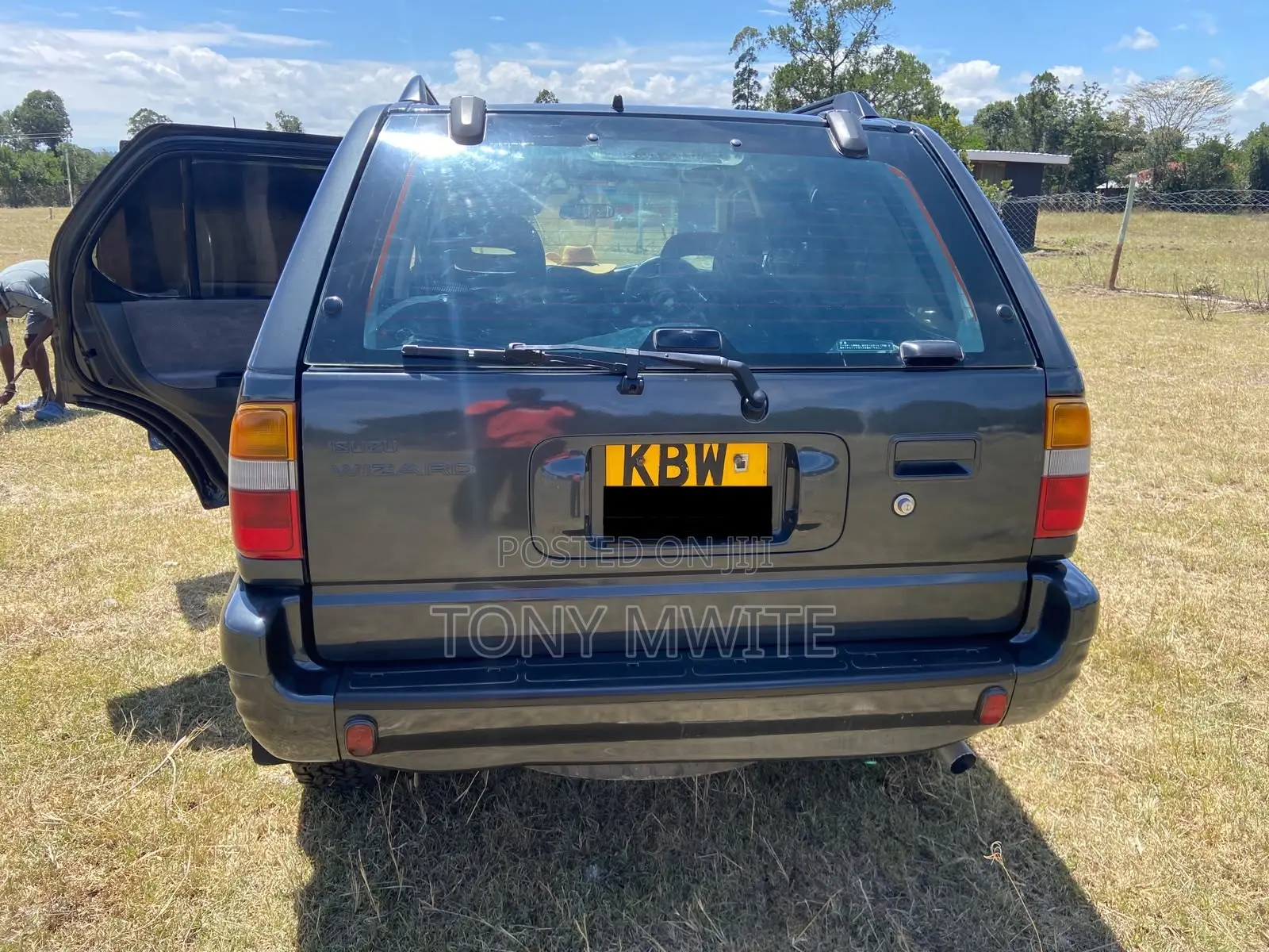 Isuzu Trooper 2000 Gray