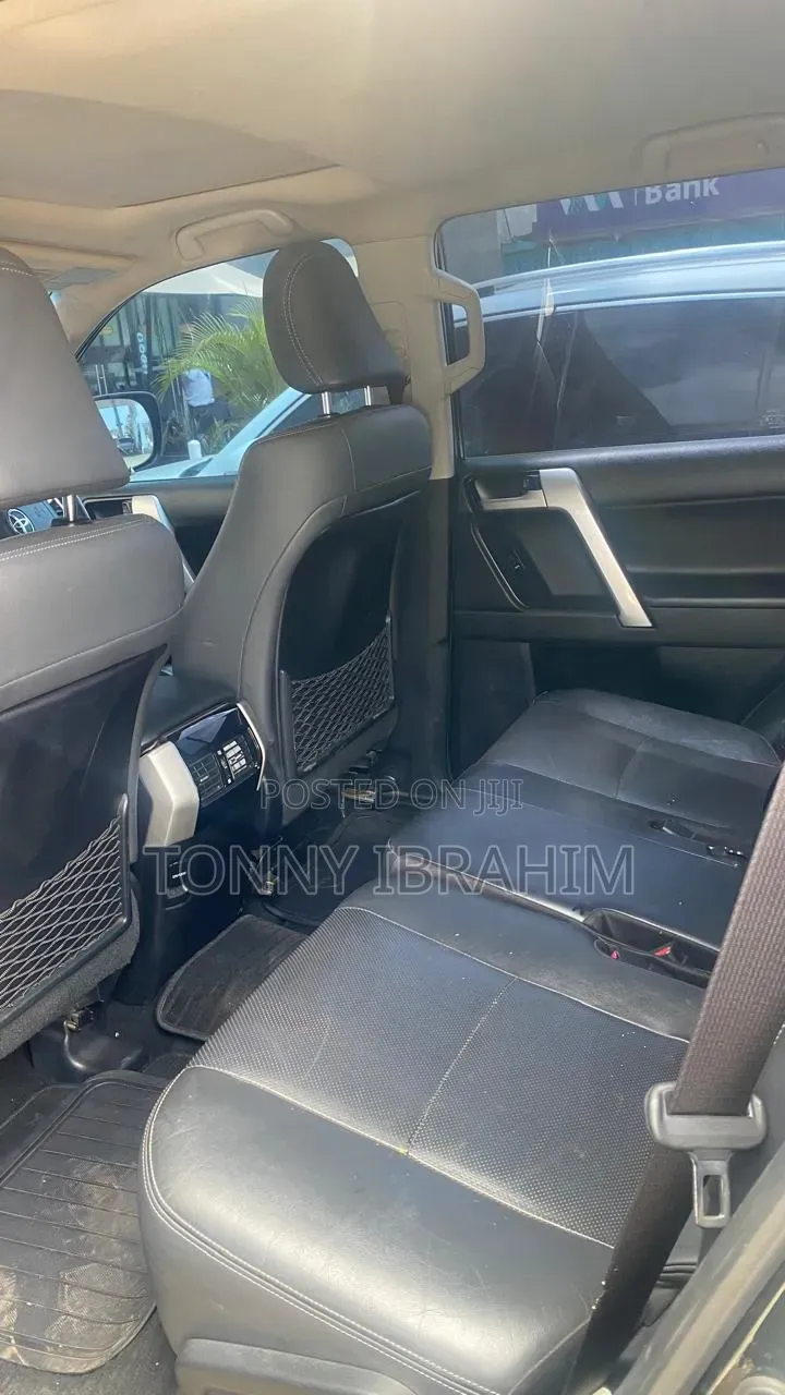 Toyota Land Cruiser Prado 2.7 2017 Black