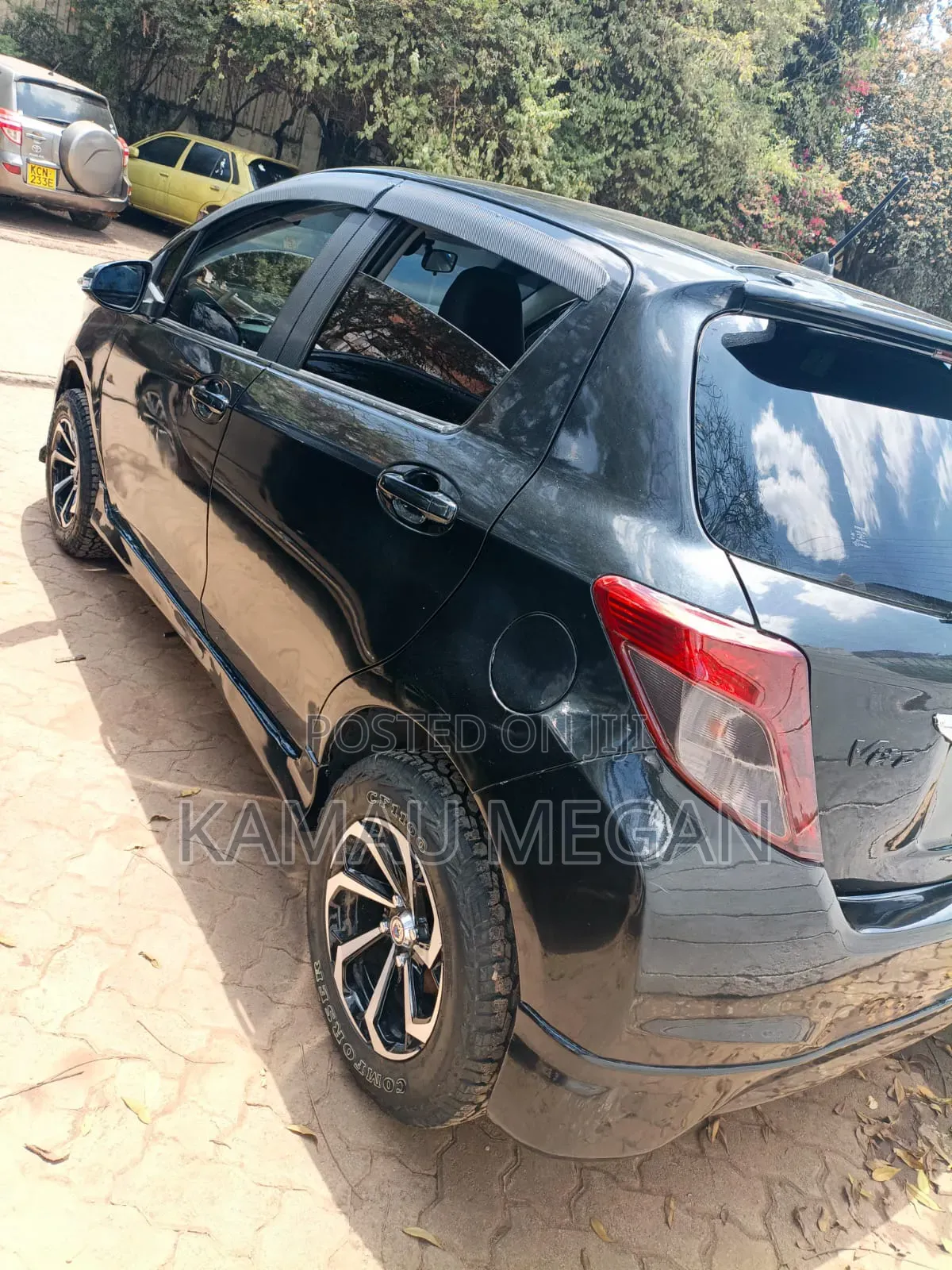 Toyota Vitz 2013 Black