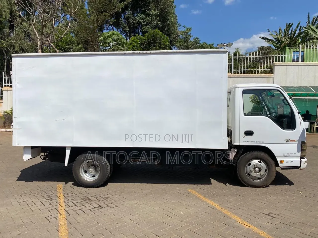 Isuzu NKR Local 2016 White