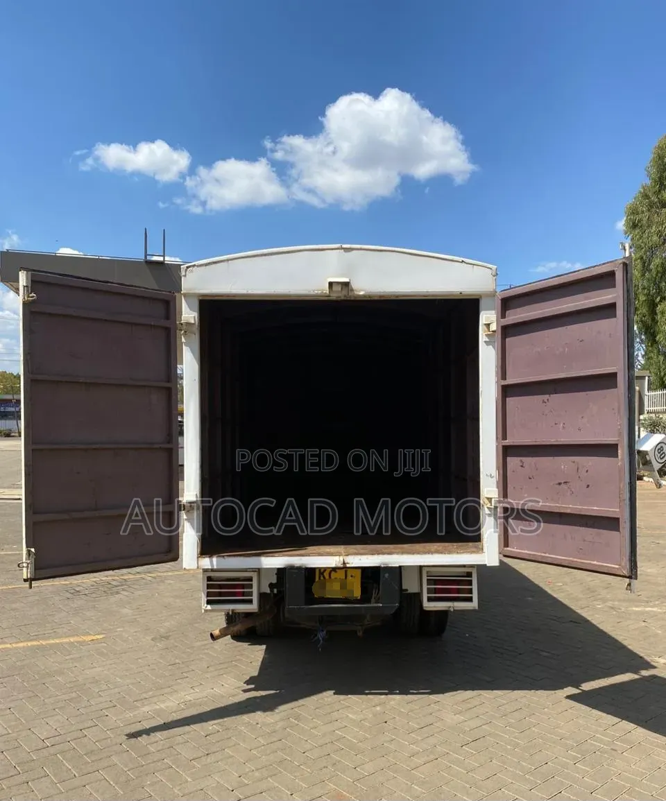 Isuzu NKR Local 2016 White