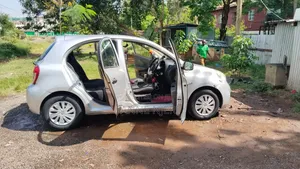 Nissan March 1.2 AWD 2015 Gray