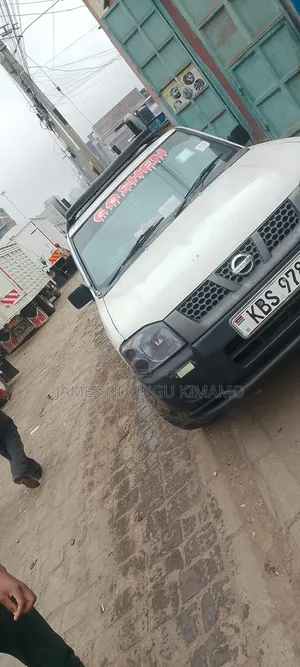 Nissan NP300 2012 White