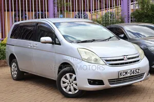 Toyota ISIS 2010 Silver