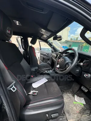Toyota Hilux Revo Double Cab Deisel 2.4 AWD 2021 Black