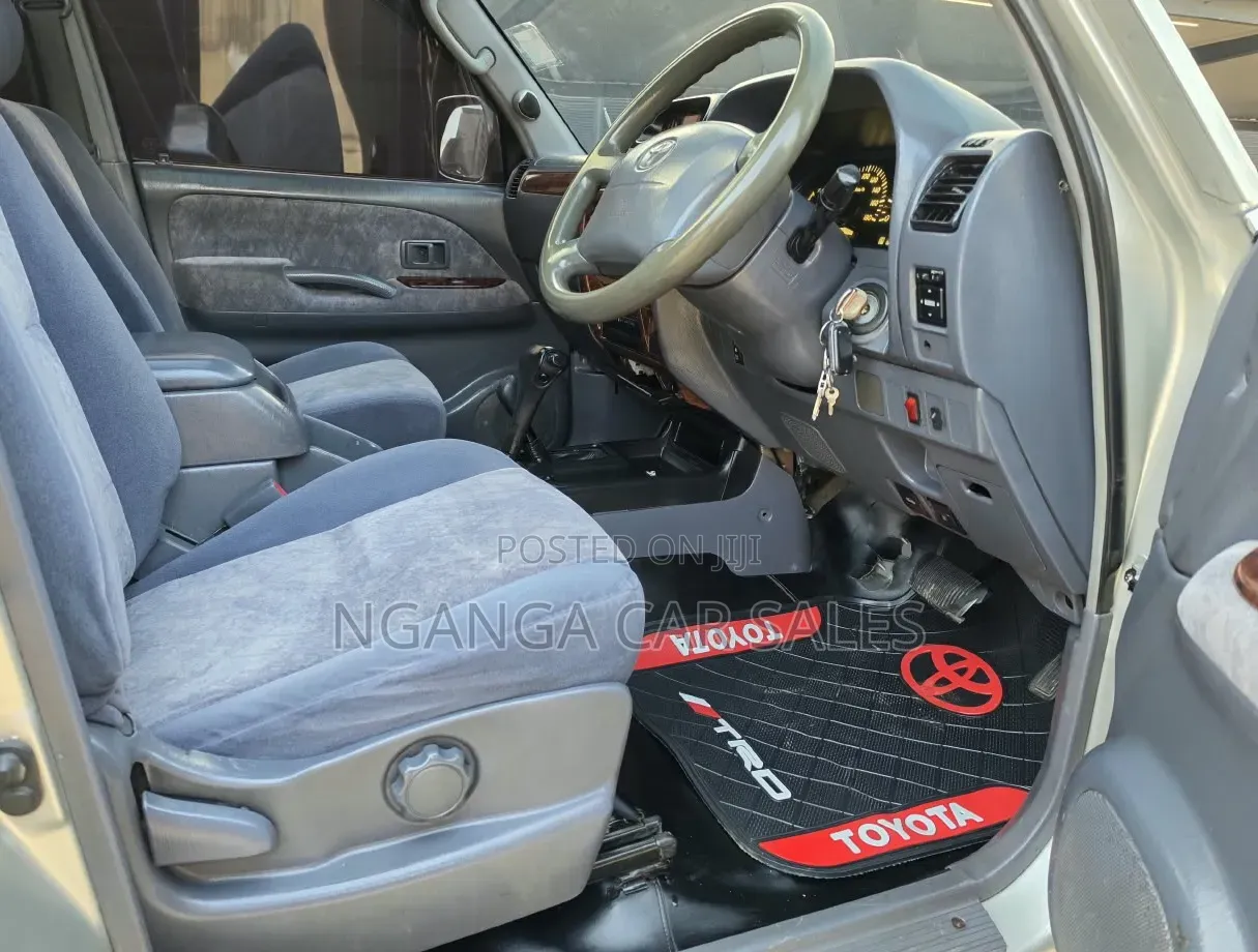 Toyota Land Cruiser Prado 2000 Silver
