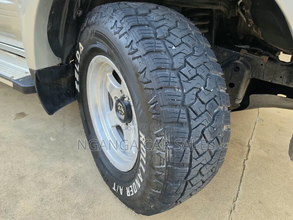 Toyota Land Cruiser Prado 2000 Silver