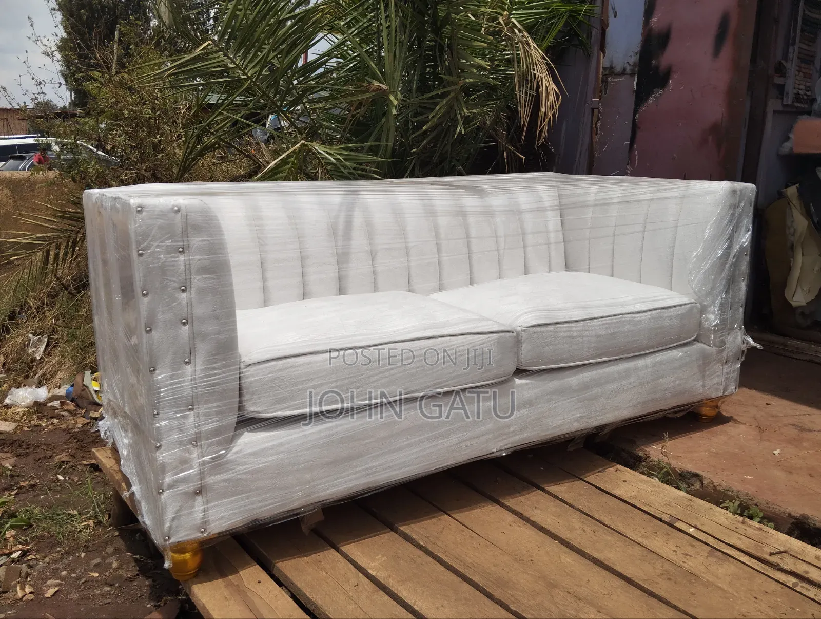 White Spring Cauch Sofa
