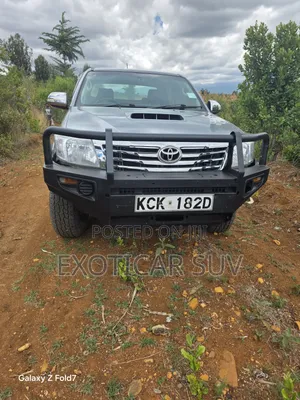 Toyota Hilux 3.0 D-4D 4x4 2015 Silver