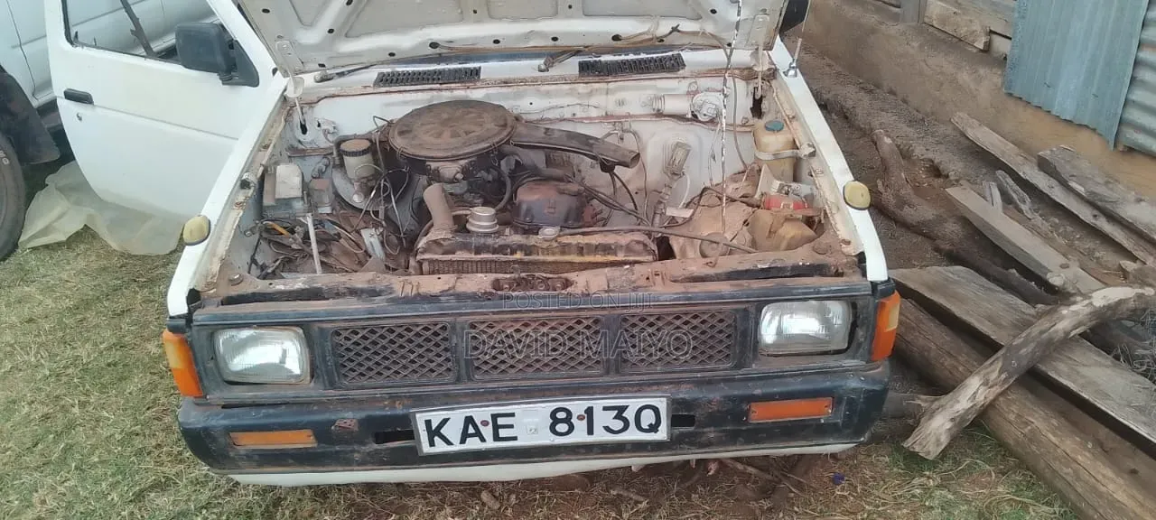 Toyota Hilux 1995 White