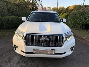 Toyota Land Cruiser Prado 2.8 2018 White