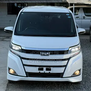 Toyota Noah 1.8 FWD Hybrid (7 seater) 2019 White