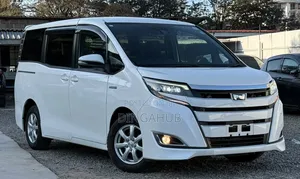 Toyota Noah 1.8 FWD Hybrid (7 seater) 2019 White