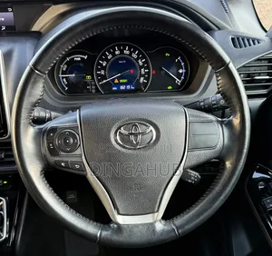 Toyota Noah 1.8 FWD Hybrid (7 seater) 2019 White