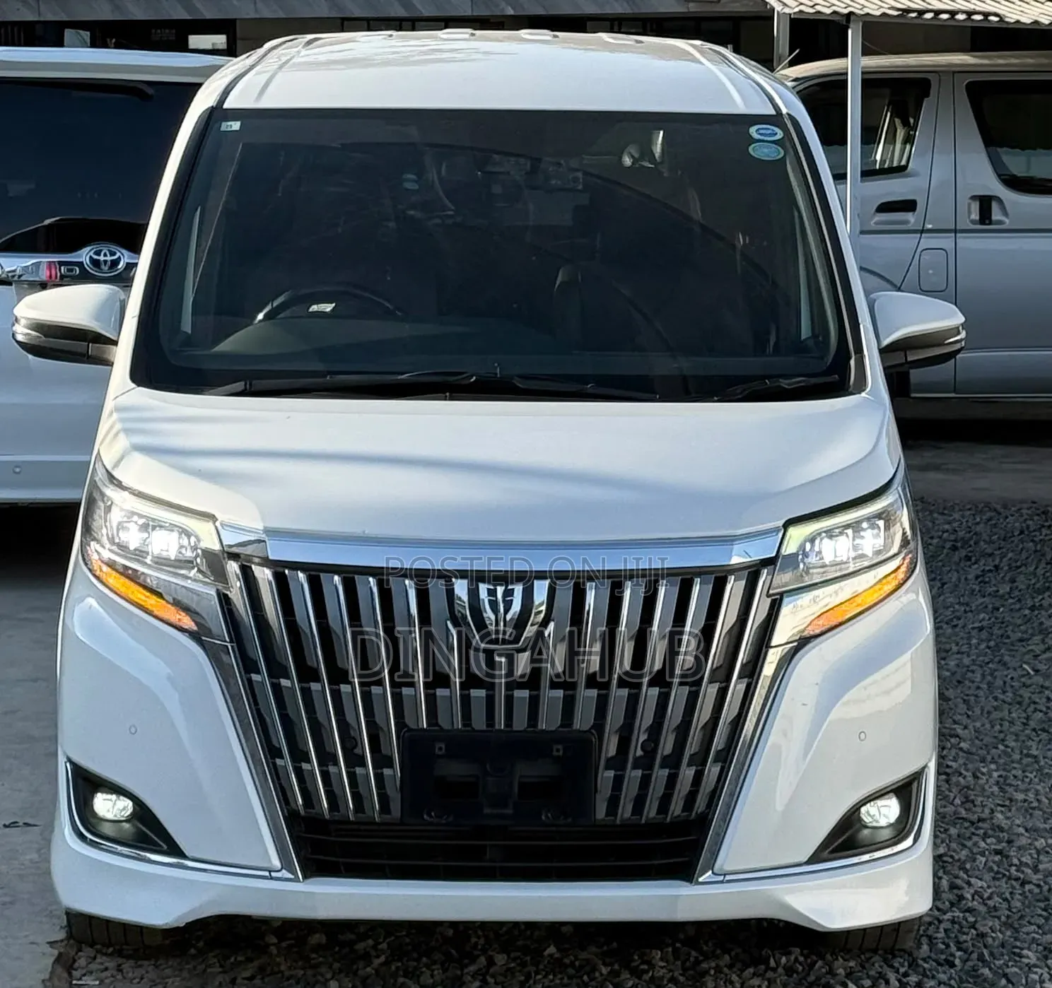 Toyota Esquire 2.0 FWD (7 seater) 2019 White