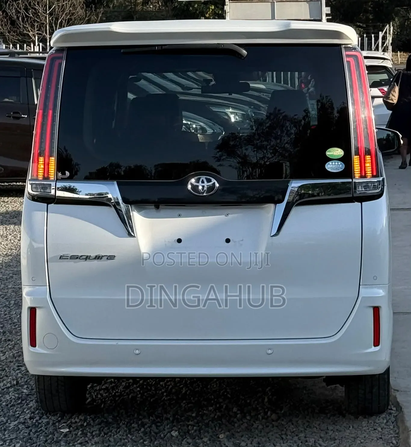 Toyota Esquire 2.0 FWD (7 seater) 2019 White
