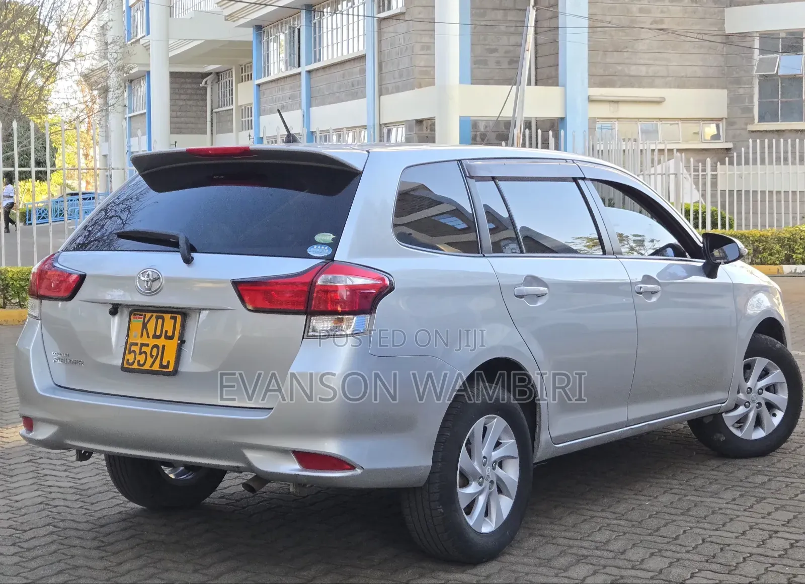 Toyota Corolla Fielder 1.5 Petrol FWD 2015 Silver