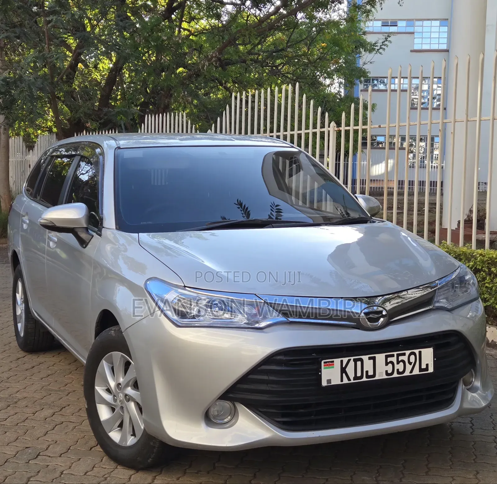 Toyota Corolla Fielder 1.5 Petrol FWD 2015 Silver