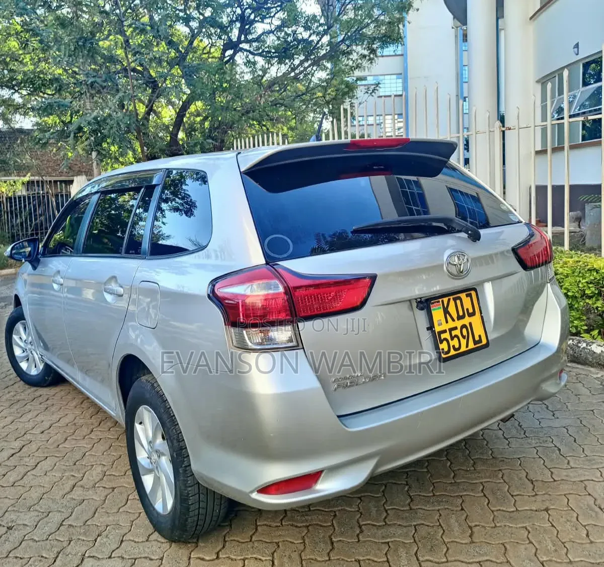 Toyota Corolla Fielder 1.5 Petrol FWD 2015 Silver