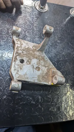 Engine Mount Bracket Nissan Tiida Sylphy Bluebird