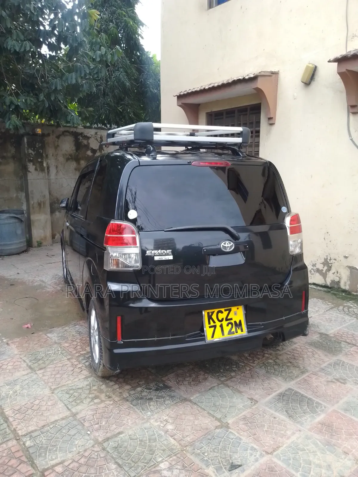 Toyota Spade 2012 Black