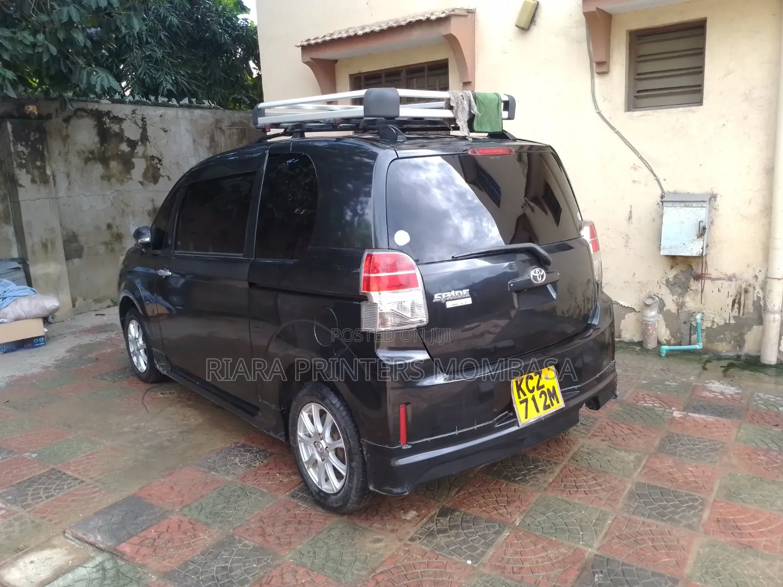 Toyota Spade 2012 Black