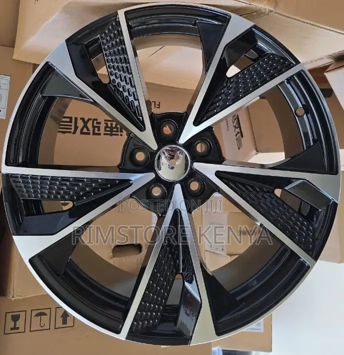 Rim Size18 Black Silver, Audi, markX, RA4, Vanguard, Hondavezel, Crown