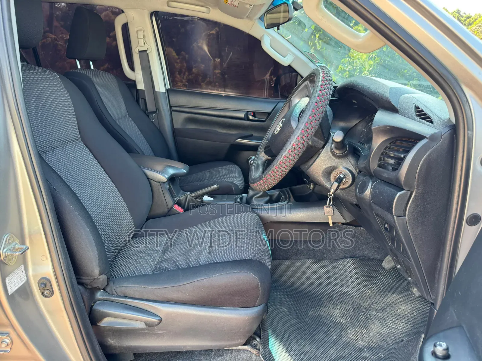 Toyota Hilux 2023 Gray