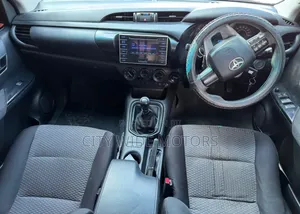 Toyota Hilux 2023 Gray