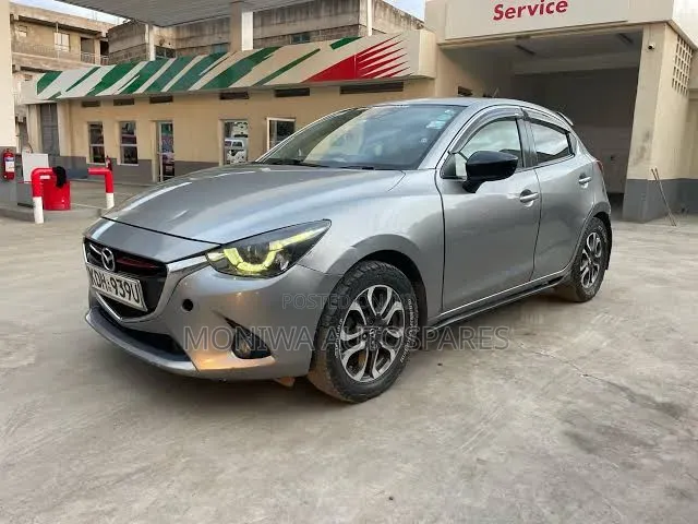 Headlens Mazda Demio 2015