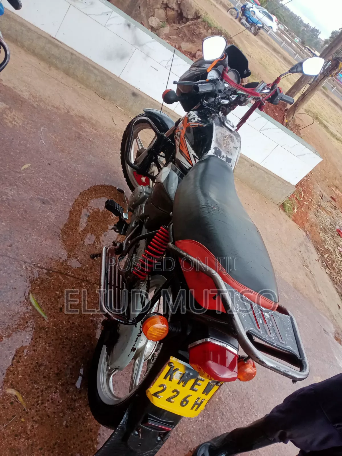 TVS HLX Plus ES 2022 Black