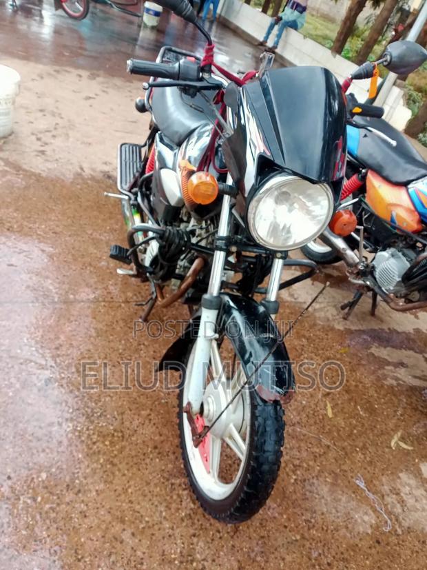 TVS HLX Plus ES 2022 Black - thumbnail 8