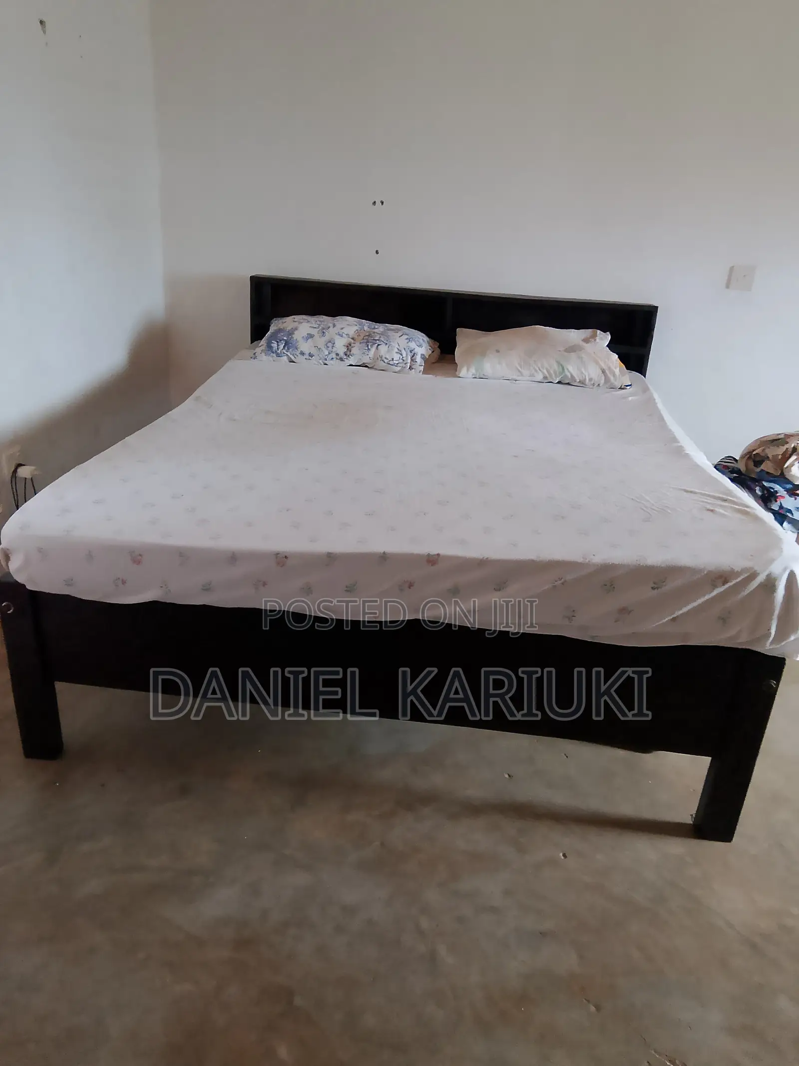 Queen Size Bed With High Density Mattress
